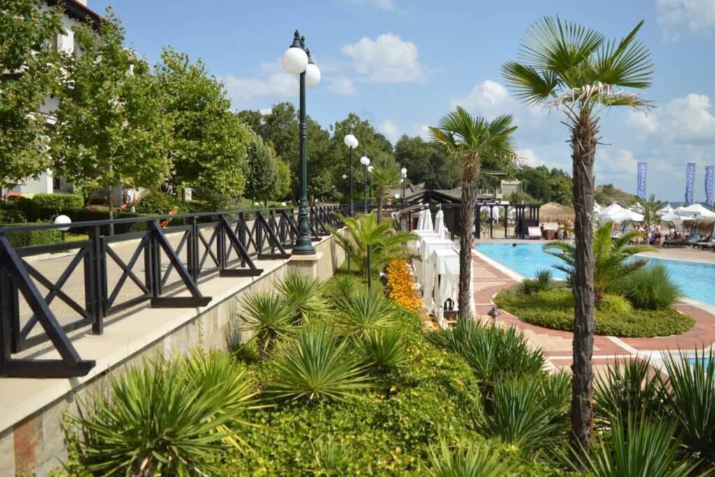 Apartment In The Picturesque Oasis Resort & Spa ロゼネッツ エクステリア 写真