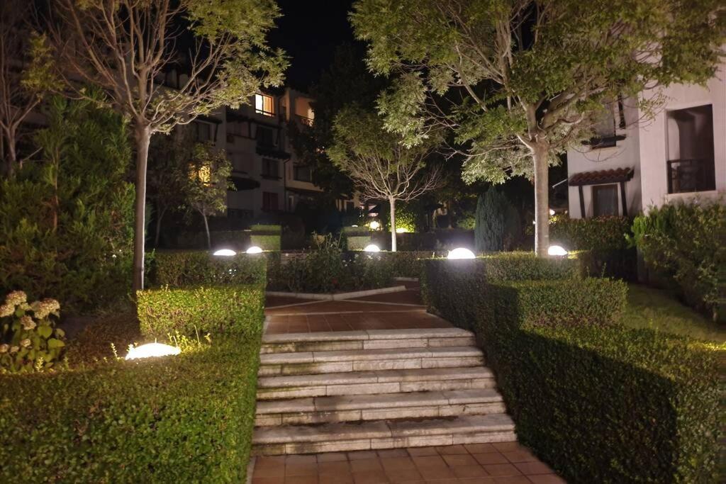 Apartment In The Picturesque Oasis Resort & Spa ロゼネッツ エクステリア 写真