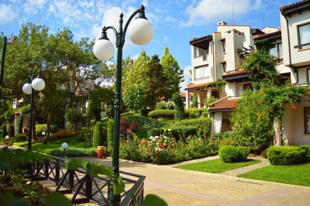 Apartment In The Picturesque Oasis Resort & Spa ロゼネッツ エクステリア 写真