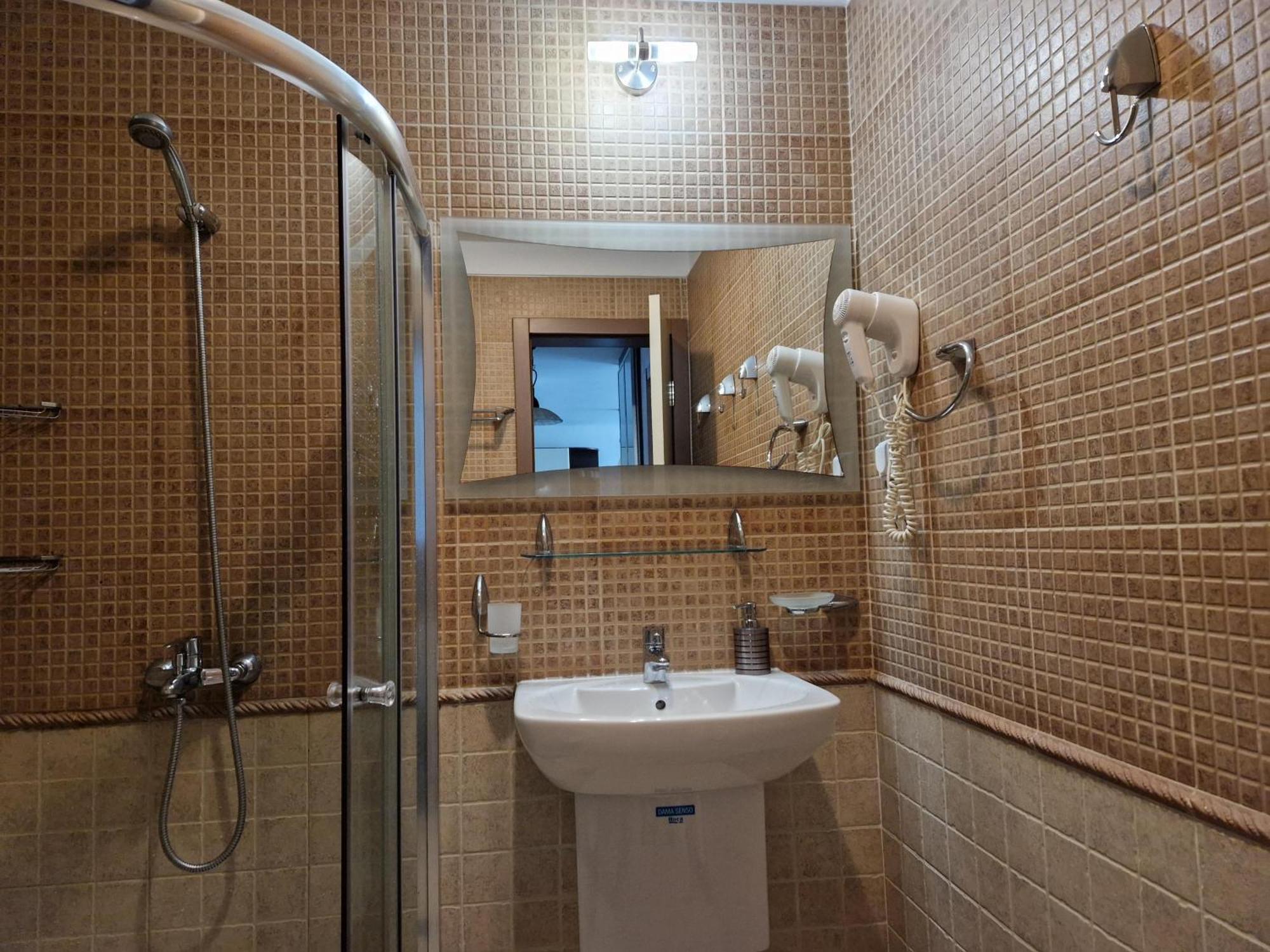 Apartment In The Picturesque Oasis Resort & Spa ロゼネッツ エクステリア 写真